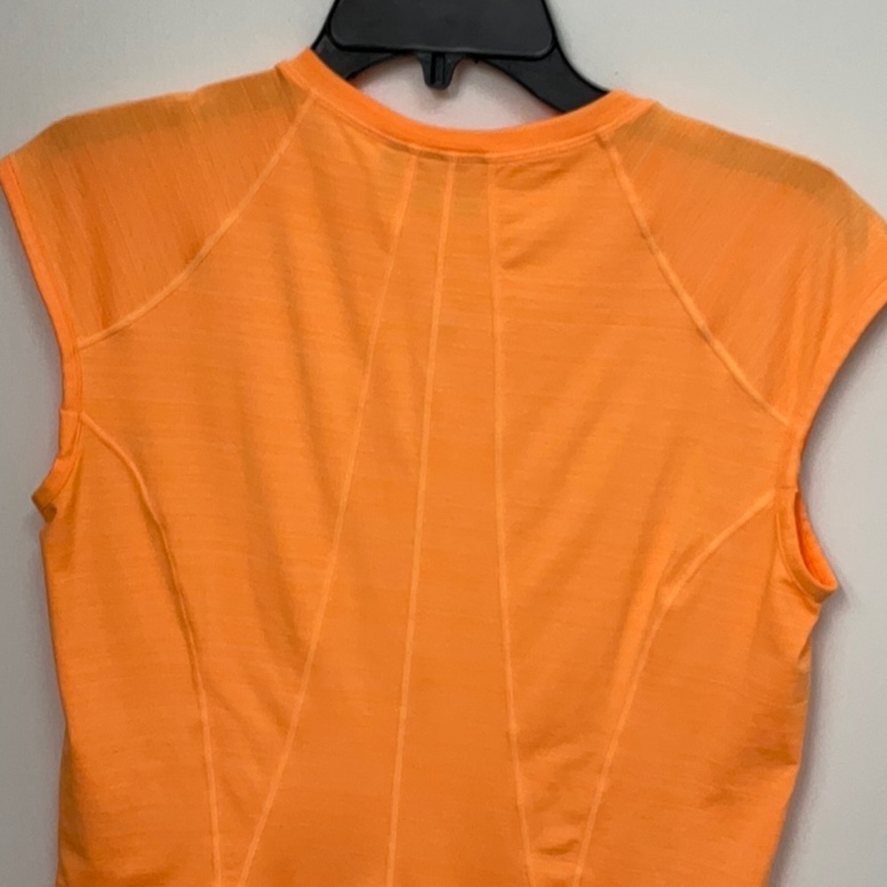Athleta women's activewear top 1/4 zip, cap sleeve, Sz M, EUC - Picture 5 of 10
